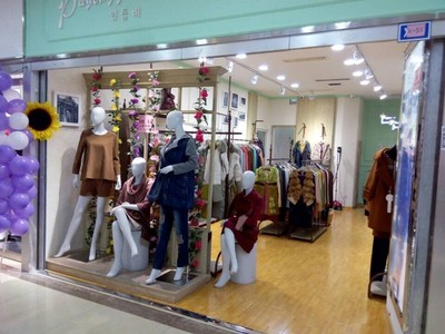 品牌女裝批發優選 海容服裝店，專業廠家直供優惠供應