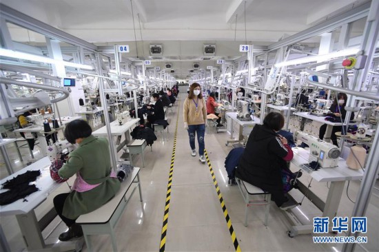 福建晉江 防疫不松勁，復產搶春光——服裝業按下“加速鍵”
